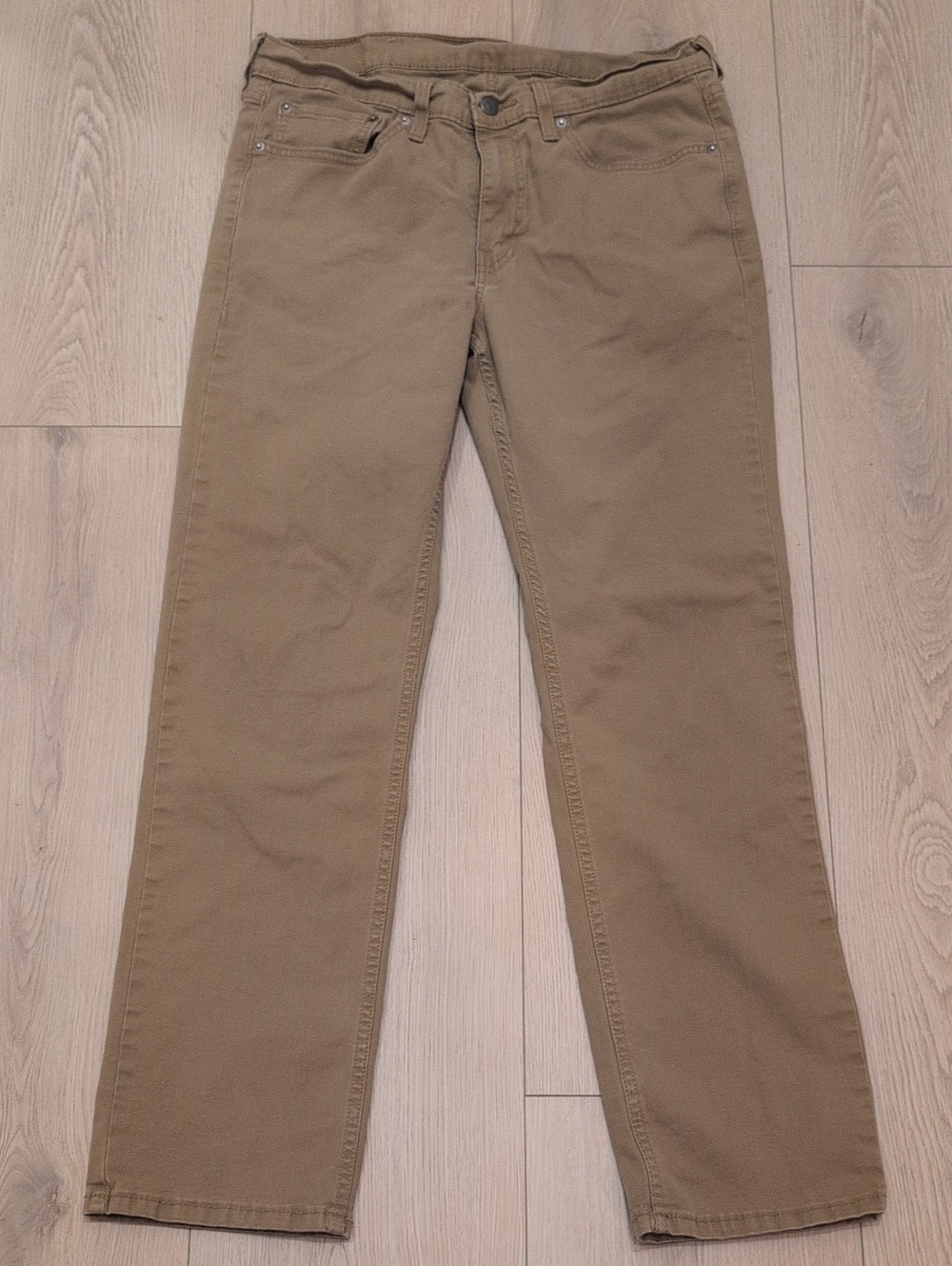 Levi's Men's Khaki Straight-Leg Chinos - Tan